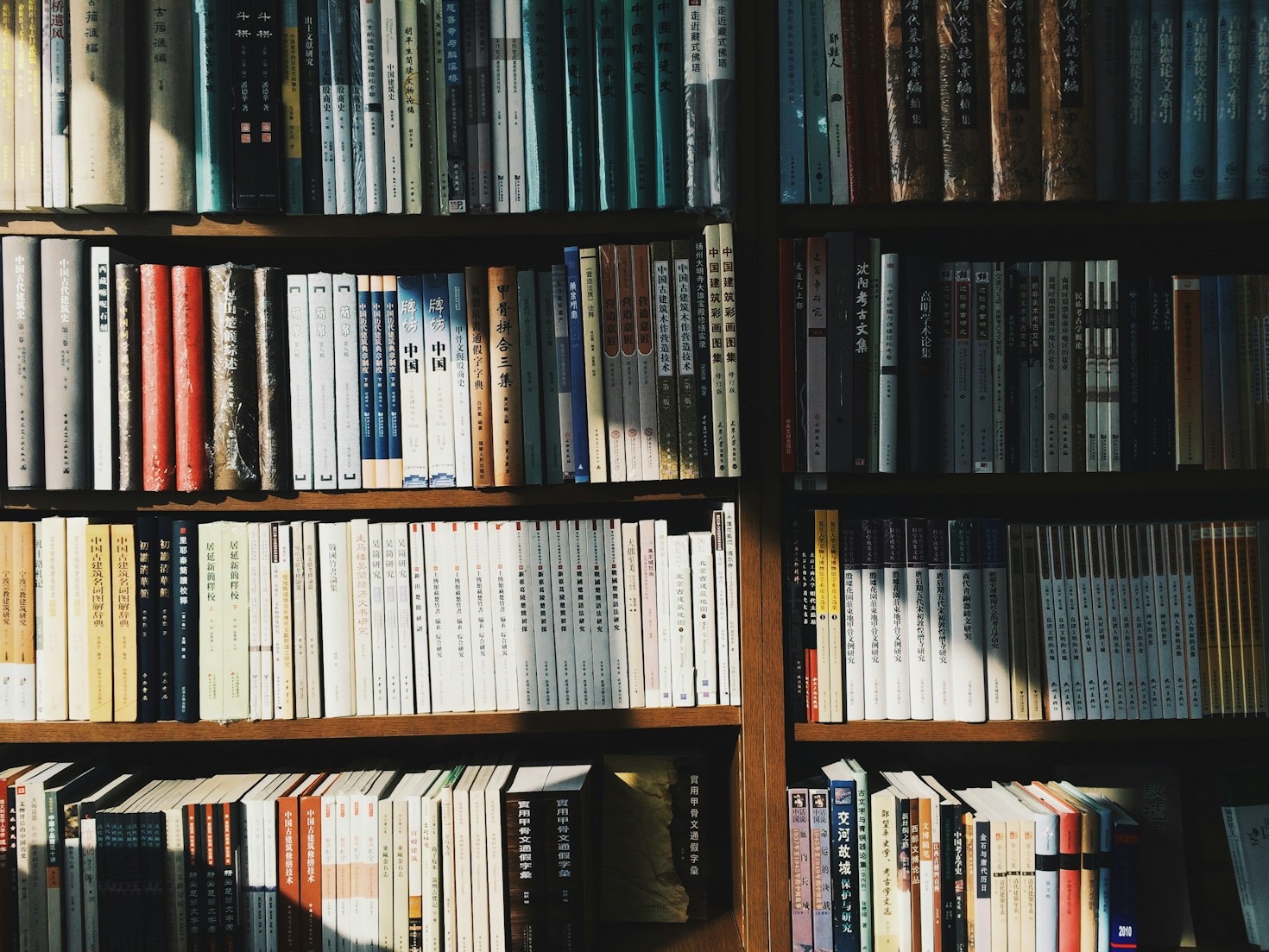 How Krank Books Supports Authors in Publishing
